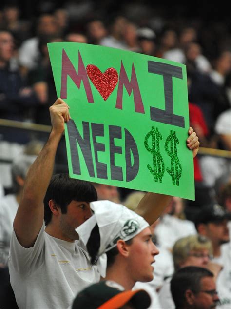 The best fan signs in college basketball