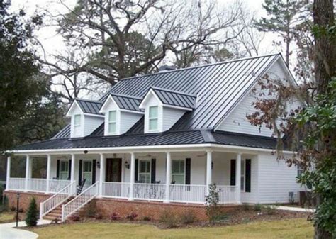 54 Farmhouse Exterior Ideas With Metal Roof - toboto.net | Farmhouse exterior, Tin roof house ...