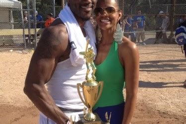 Nate Burleson's wife Atoya Burleson - PlayerWives.com