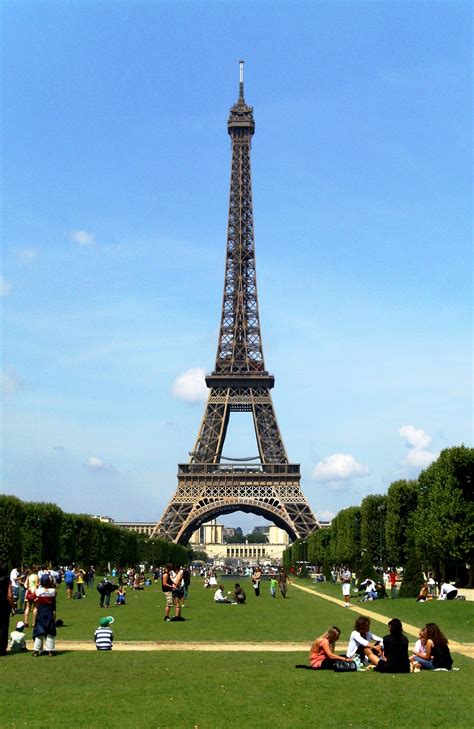 Ta'ãnga:Eiffel Tower Paris 01.JPG - Vikipetã