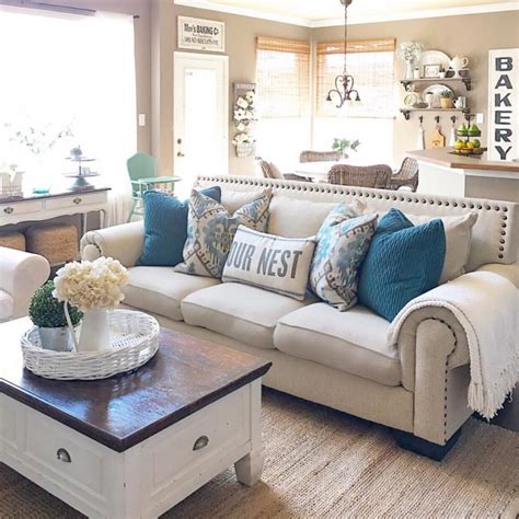 45 Comfy Farmhouse Living Room Designs To Steal - DigsDigs