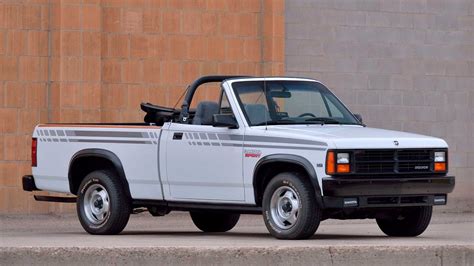 This Dodge Dakota LS Sport Convertible Looks Pristine, Is Heading to Auction - autoevolution