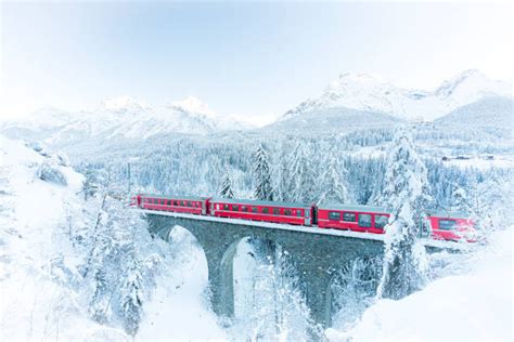 Umělecká ilustrace | Bernina Express train in white winter, Roberto Moiola / Sysaworld | Posters.cz