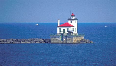 Oswego West Pierhead Light