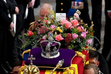 The Queen: Details on how to visit Queen Elizabeth's grave after the funeral - Belfast Live