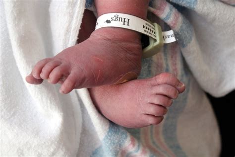 Newborn Baby Feet Free Stock Photo - Public Domain Pictures