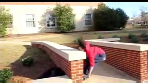 The Daily Hotness: Parkour fail – Destructoid