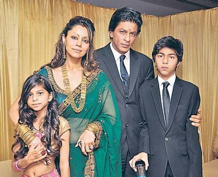 Shah Rukh Khan with his family. | Shahrukh khan family, Bollywood actors, Bollywood celebrities