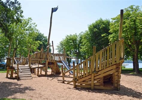 Free picture: wood, playground, summer season, urban area, region, park, location, tree, outdoor