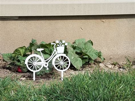 Metal Yard Garden Art Bicycle Bike With Basket of Tulips - Etsy