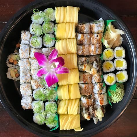 Vegan Sushi Platter Vegan Wedding Food, Vegan Sushi, Sushi Sushi, Sushi Platter, Colorful Plants ...