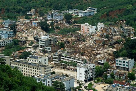 China Earthquake: Rescue Workers Dig Survivors out of Debris in Yunnan Province