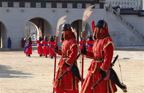 Royal Guard Changing Ceremony at Gyeongbokgung – travelikalocal