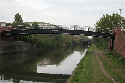 Wellington Bridge, Great Bridge © Alan Murray-Rust cc-by-sa/2.0 :: Geograph Britain and Ireland