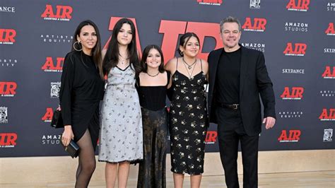 Matt Damon hits red carpet with his family at 'Air' premiere - Good Morning America