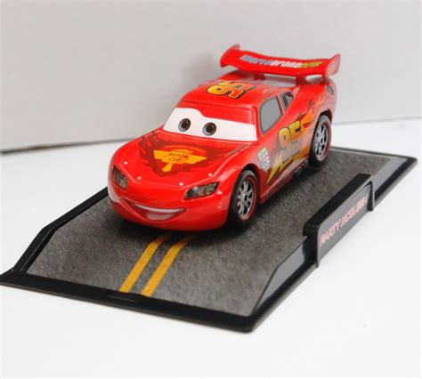 Funtastic Shop: Cars 2: Lightning McQueen Die Cast Car