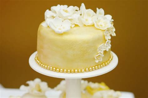 5 Of The Very Best And Tastiest Yellow Wedding Cake Recipe Ideas For Your Special Day