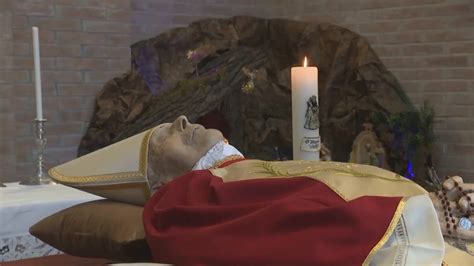 Pope Emeritus Benedict XVI body lying in state at Vatican - WSVN 7News | Miami News, Weather ...