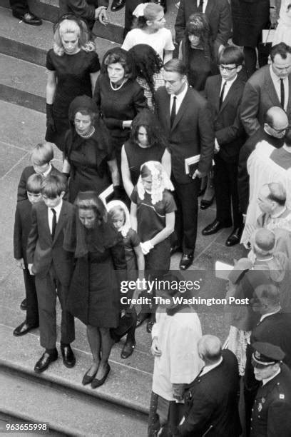 Robert Kennedy Funeral 1968 Photos and Premium High Res Pictures ...