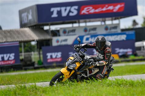 TVS Apache RTR 310 review | Visordown