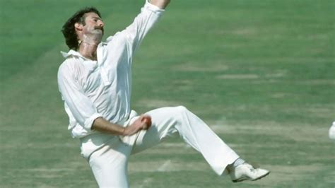 Top 10 Greatest Cricket Bowlers of All Time | Sportshubnet