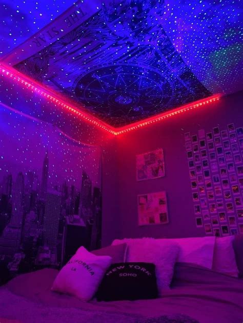 Pin by Milena Vitória on aesthetical | Neon bedroom, Room ideas bedroom ...