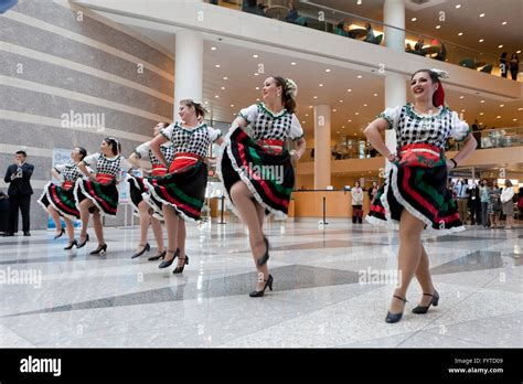 European traditional folk dancers - USA Stock Photo - Alamy