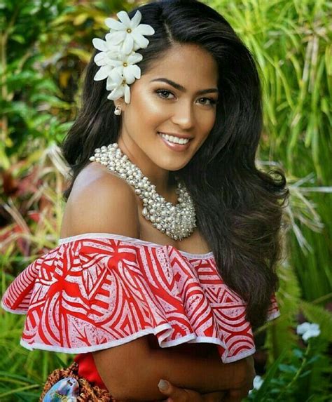 Hawaiian beauty | Hawaiian hairstyles, Hawaiian woman, Hawaiian girls