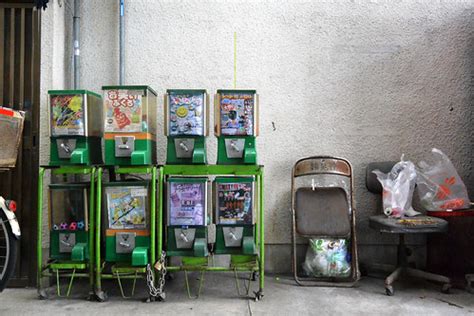 Gacha Gacha | Feb 21, 2014 at 17:10, Osaka 中津 | m-louis .® | Flickr