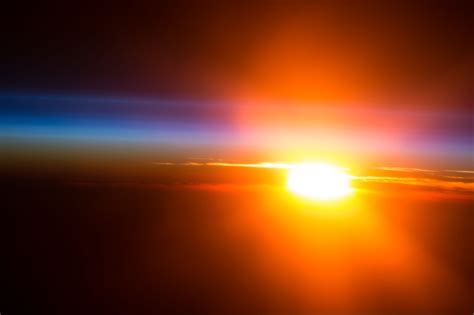 Sunrise over Pacific Ocean seen from the International Space Station | Earth Blog