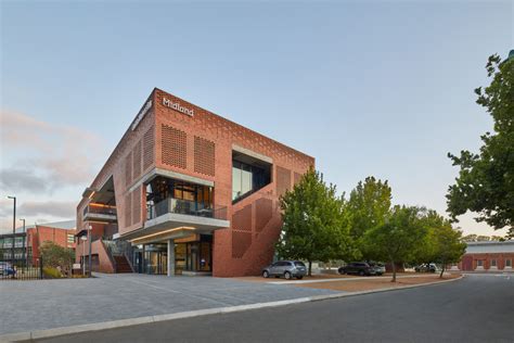 Curtin University Midland Campus / Lyons + Silver Thomas Hanley | ArchDaily