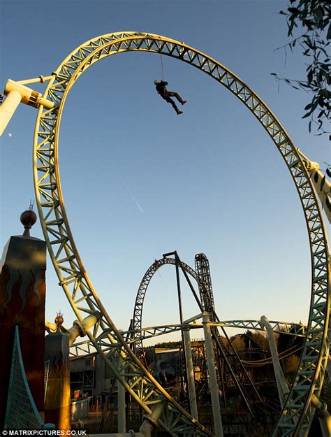 Engineers inspect rollercoasters at Thorpe Park while suspended 200ft in the air | Daily Mail Online