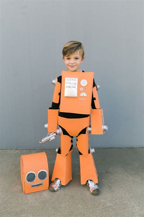 Pin by Pasqual TAQUIRI MALDONADO on Robot Technology Future | Robot halloween costume, Robot ...