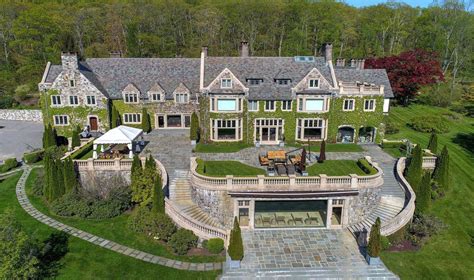 14 Mega-Mansions with 20,000+ Sq. Ft. (Photo Galleries)