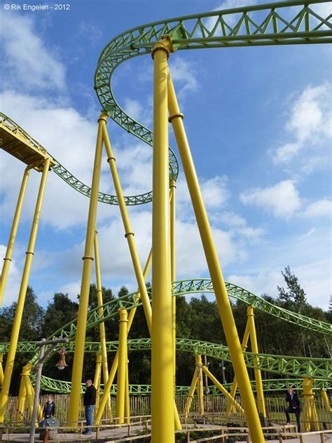 Dwervelwind - Toverland (Sevenum, Limburg, Netherlands) | Amusement park rides, Roller coaster ...