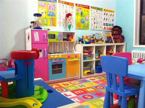 home daycare setup in living room - Google Search | Daycare decor, Daycare design, Home daycare ...