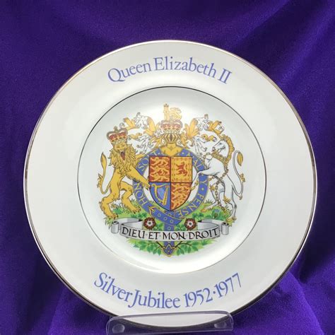 Queen Elizabeth II Silver Jubilee Plate 1952 1977 Pride of - Etsy