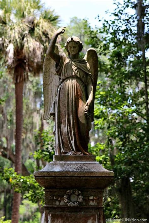 Memorable Bonaventure Cemetery Statues A Must See In Savannah Georgia