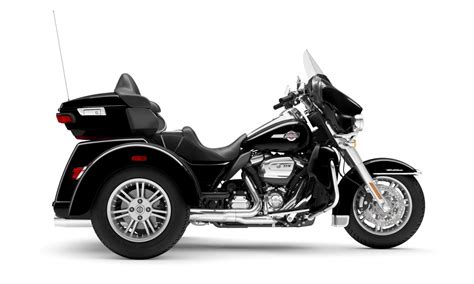 Harley-Davidson Tri Glide™ Ultra Vivid Black 2023 en vente à Laval ...