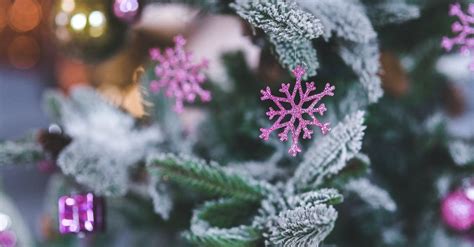 Pink Snowflake. Christmas Tree Decoration · Free Stock Photo
