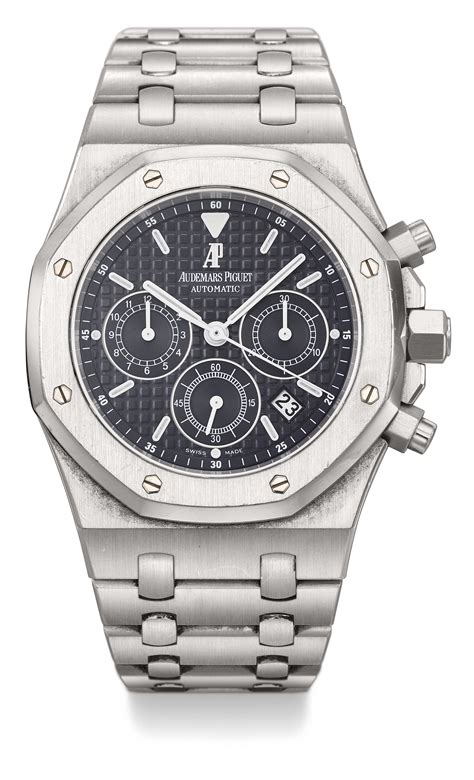 AUDEMARS PIGUET. A STAINLESS STEEL AUTOMATIC CHRONOGRAPH WRISTWATCH WITH DATE, BRACELET ...