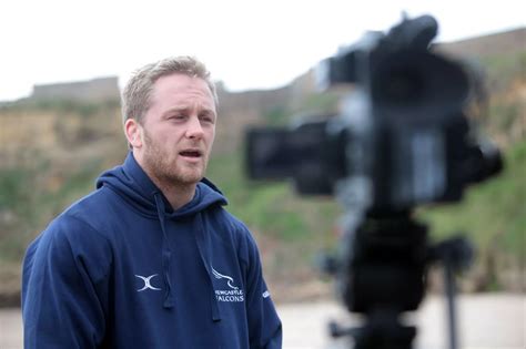 Newcastle Falcons as rugby stars train on Tynemouth beach - Chronicle Live