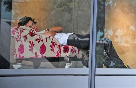 Harry Styles Harry Styles Sleeping, Harry 1d, Haikou, Frat Boy, Harry ...