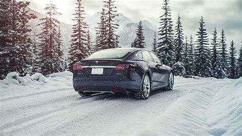 Tesla Model S Long Range Plus: 400-mile range an electric-car first