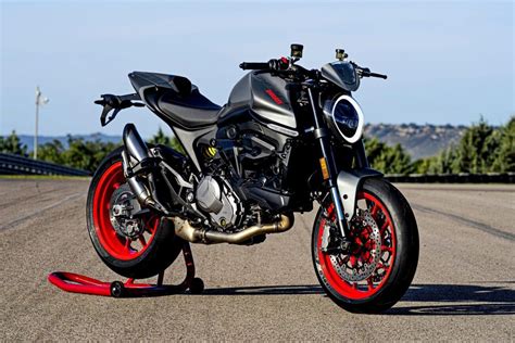 Ducati Monster specs, 0-60, quarter mile - FastestLaps.com