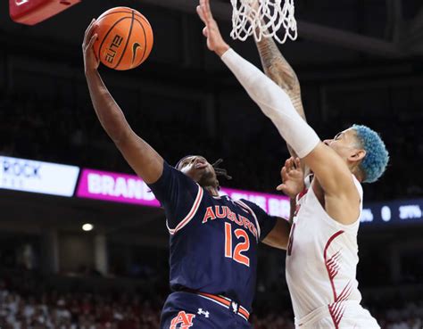 Arkansas Razorbacks lack 'competitive fiber' in blowout loss to No. 25 Auburn