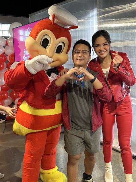 #FoodPH - Jollibee shares the Joy with a fun-filled dance class featuring the A-Team and Julie ...