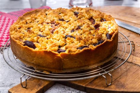 Zwetschgenkuchen Mit Mürbeteig Und Streusel Springform - Rezept ...