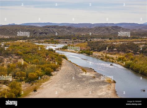 Rio Grande River at the Texas Mexico border in Big Bend country Stock Photo: 101775878 - Alamy