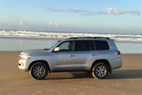 Toyota LandCruiser 200 VX – Top 5 Road Trip Features